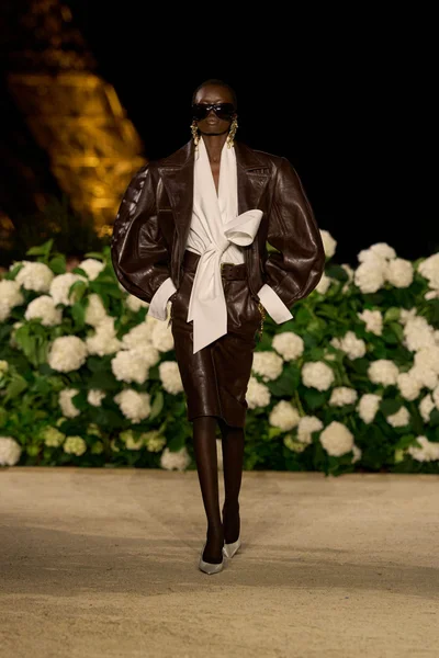Look 14